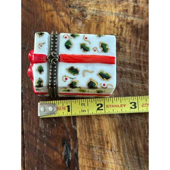 Hand-Painted Ceramic Gift Box Trinket With Red Bow & Holly Design Hinged Lid Jew - Picture 8 of 9